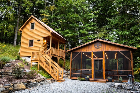 Tiny Cabin in Todd with private 500 sq ft Canopy Lounge