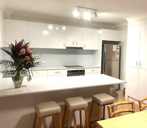 New kitchen installed 2023.