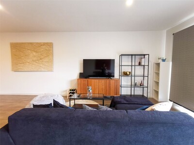 Mellow & Modernized Townhouse✔Stylish✔Bottles wall✔Anzac Hwy✔3Beds