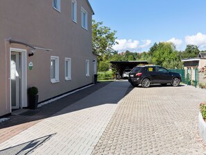 Entrance / Reception