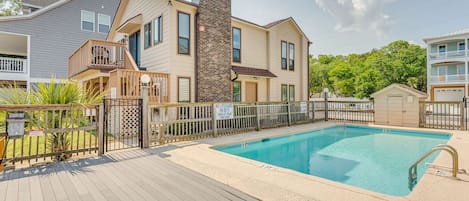 Community Outdoor Pool