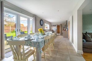 Seashells, Wells-next-the-Sea: Dining area with garden access