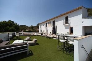 garden and pool