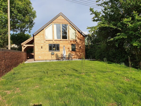 Gable end and Garden