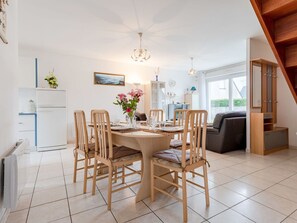 Tabelle, Möbel, Stuhl, Holz, Flooring, Küche & Esszimmer Tisch, Fussboden, Wohnzimmer, Küche, Laminatboden