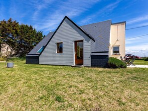 Cloud, Sky, Building, Ecoregion, Window, Plant, Door, Land Lot, House, Tree