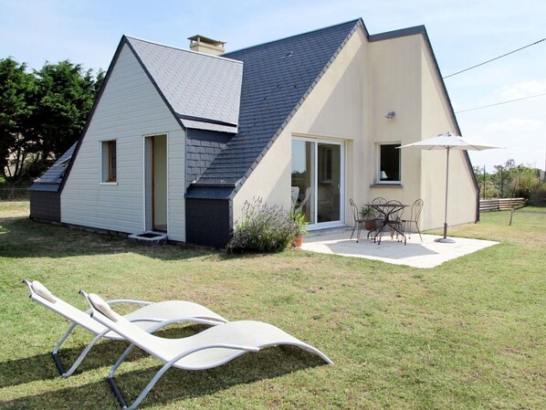 Sky, Plant, Property, Furniture, Building, Window, Shade, House, Tree, Land Lot