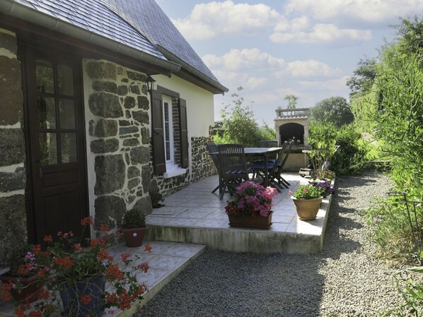 Plante, L'Eau, Propriété, Meubles, Bâtiment, Table, Fenêtre, Bleu Azur, Chaise, Design Intérieur