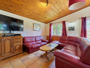 Furniture, Property, Picture Frame, Table, Couch, Wood, Lighting, Building, Interior Design, Living Room
