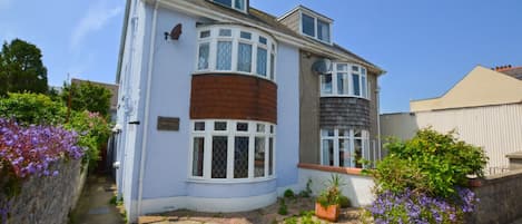 Ashford Villa is a delightful family holiday property in the heart of Tenby