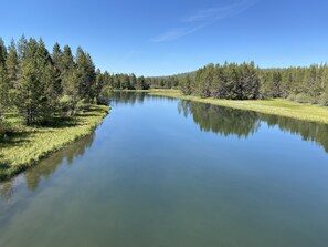 Deschutes River running through Sunriver