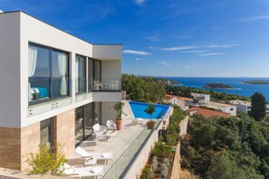 Superb Hvar Seafront location | Villa Hvar Seafront | Stunning sea-views | Short Walk to Beach & Hvar TownSuperb Hvar Seafront location | Villa Hvar Seafront | Stunning sea-views | Short Walk to Beach & Hvar Town