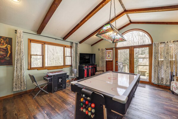 Boone Vacation Rental | 2BR | 1BA | 1,216 Sq Ft | Stairs to Access