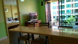 #805  Moroccan style 1 BR/pool view