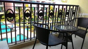 #805  Moroccan style 1 BR/pool view