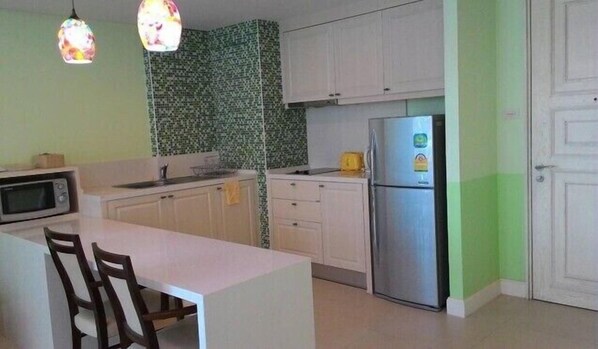 #805  Moroccan style 1 BR/pool view