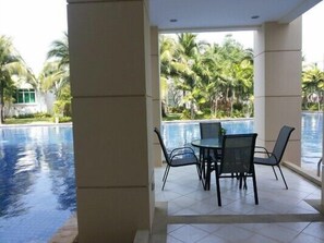 #501-S6  2BR villas / with pool access