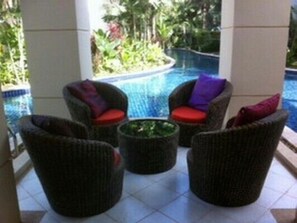 #713-S2 Lagoon condo 2BR/pool access  