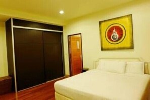 052 Pool Villa 4br beachfront