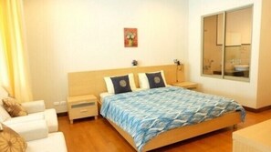 #693 venice style 3BR/pool access