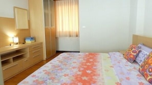 #693 venice style 3BR/pool access
