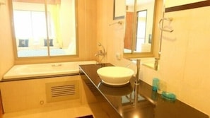 #693 venice style 3BR/pool access