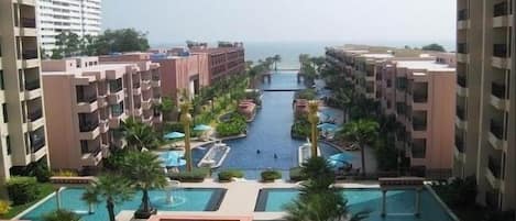 028 Marrakesh condo pool view