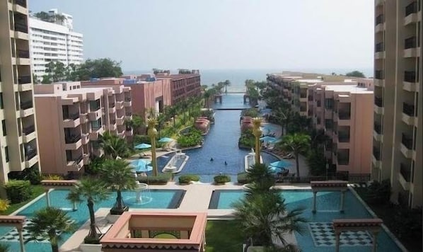 028 Marrakesh condo pool view