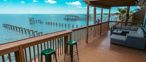 Rest easy at a fantastic waterfront spot on the bay.  Your vacation starts here!