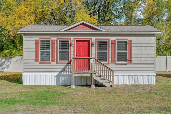 Whiteface cottage exterior 