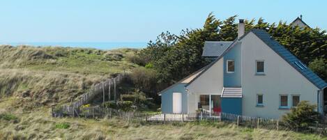 Propriété, Chalet, Maison, Côte, Toit, Herbe, Ferme, Rive, Zone Rurale