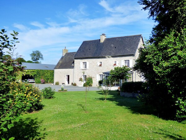 Eigentum, Haus, Hütte, Gebäude, Zuhause, Bauernhaus, Estate, Grundeigentum, Ländliches Gebiet, Gras