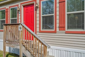 Whiteface cottage exterior 