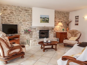 Brown, Furniture, Property, Picture Frame, Wood, Interior Design, Living Room, Comfort, Couch, Building