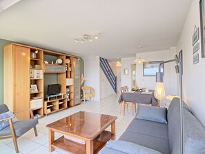 Table, Propriété, Meubles, Canapé, Cadre, Chaise, Bois, Design Intérieur, Salon, Architecture