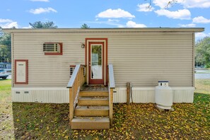 Whiteface cottage exterior 