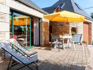 Möbel, Himmel, Blumentopf, Azurblau, Pflanze, Gartenmöbel, Beleuchtung, Interior Design, Gebäude, Schatten
