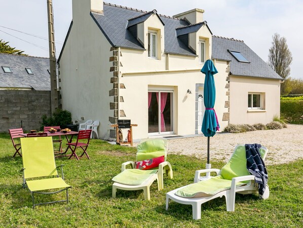 Sky, Property, Building, Furniture, Window, Plant, House, Outdoor Furniture, Land Lot, Shade