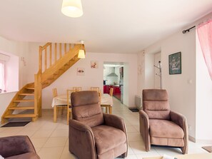 Property, Furniture, Comfort, Wood, Interior Design, Picture Frame, Chair, Architecture, Stairs, Flooring