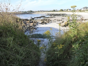 Body Of Water, Water, Natural Landscape, Water Resources, Vegetation, Bank, Natural Environment, River, Nature Reserve, Watercourse