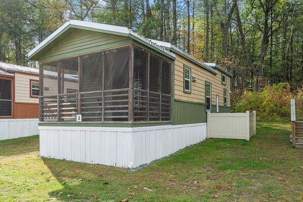 Algonquin cottage exterior 