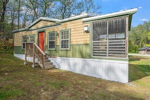 Algonquin cottage exterior 