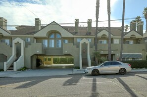 160 Ocean View Front of Building & Entryway - 160 Ocean View Front of Building & Entryway