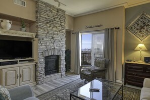 2 Bedroom Vacation Rental With Views in Pismo Beach