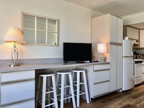 Smart TV, Eating area