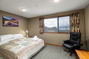 Queen Bedroom