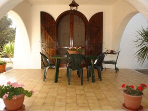 Outdoor dining