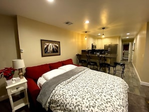 Fold out bed
Note - living room is on Washington St so road noise is likely