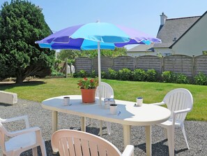 Regenschirm, Tabelle, Tisch Im Freien, Möbel, Eigentum, Terrasse, Gartenmöbel, Schatten, Garten, Haus