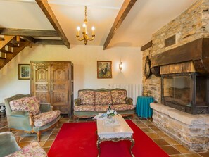 Bilderrahmen, Möbel, Eigentum, Tabelle, Couch, Gebäude, Holz, Interior Design, Beleuchtung, Wohnzimmer